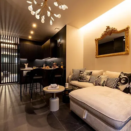 Pablo Designer With Whirlpool Bathub, 4 People شقة